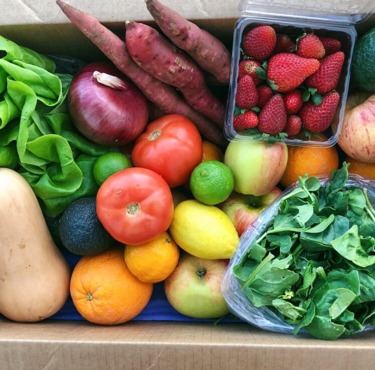 fruit and veggie farm box
