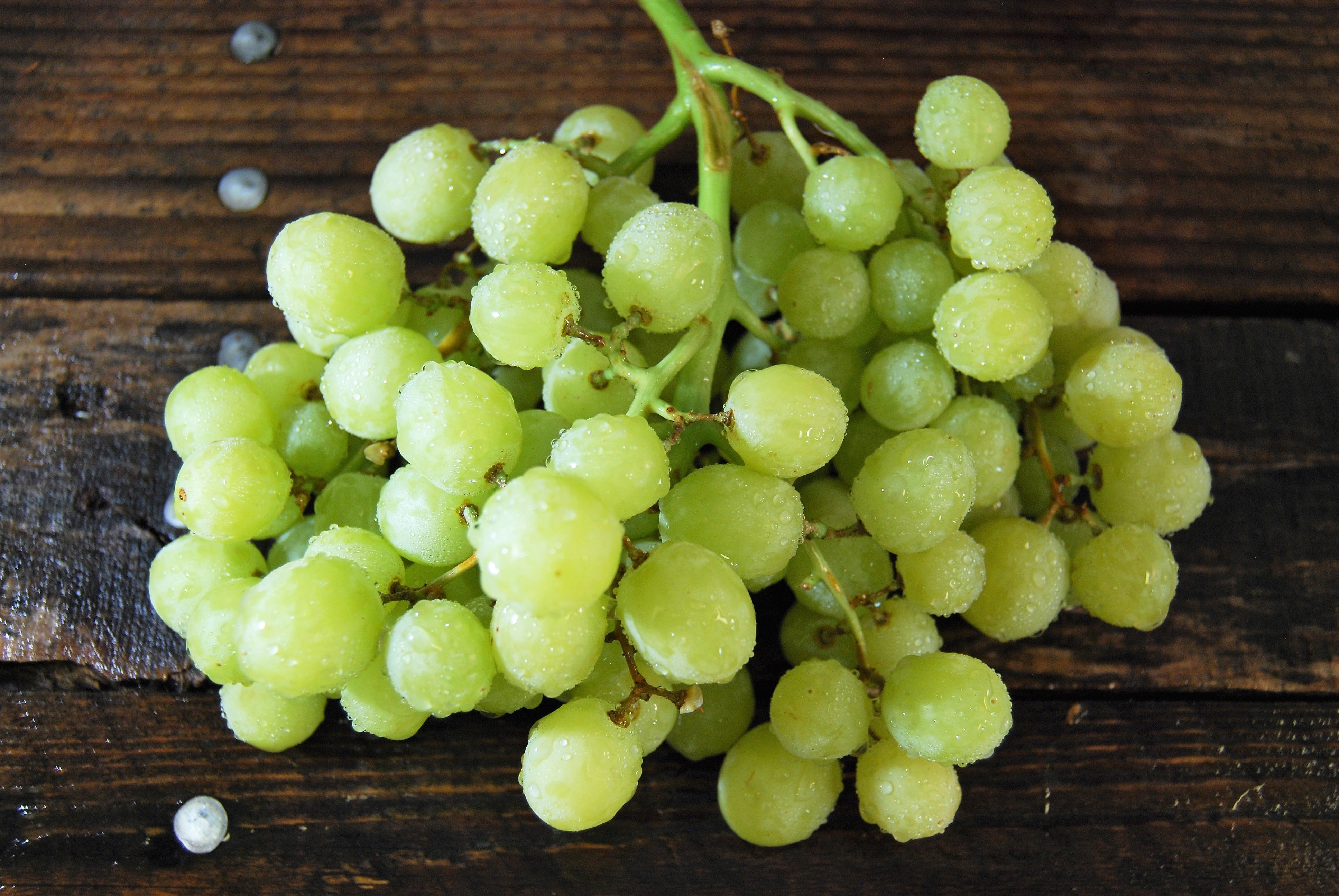 organic-grapes-green-grapes-fruit-delivery-order-online
