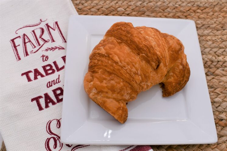 french pastry cafe croissant